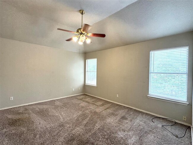 Building Photo - 2103 Aster Way