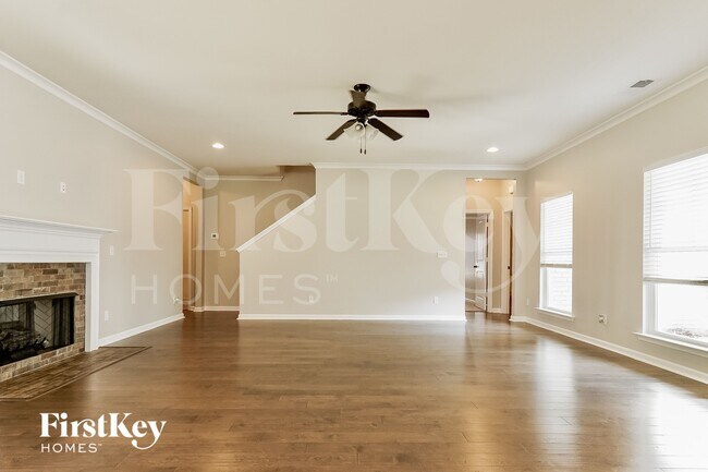 Building Photo - 744 Helena Station Dr