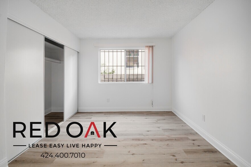 Building Photo - 1500 S Gramercy Pl