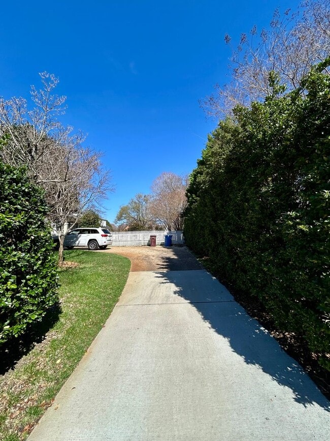 Building Photo - 3142 Harvesttime Crescent