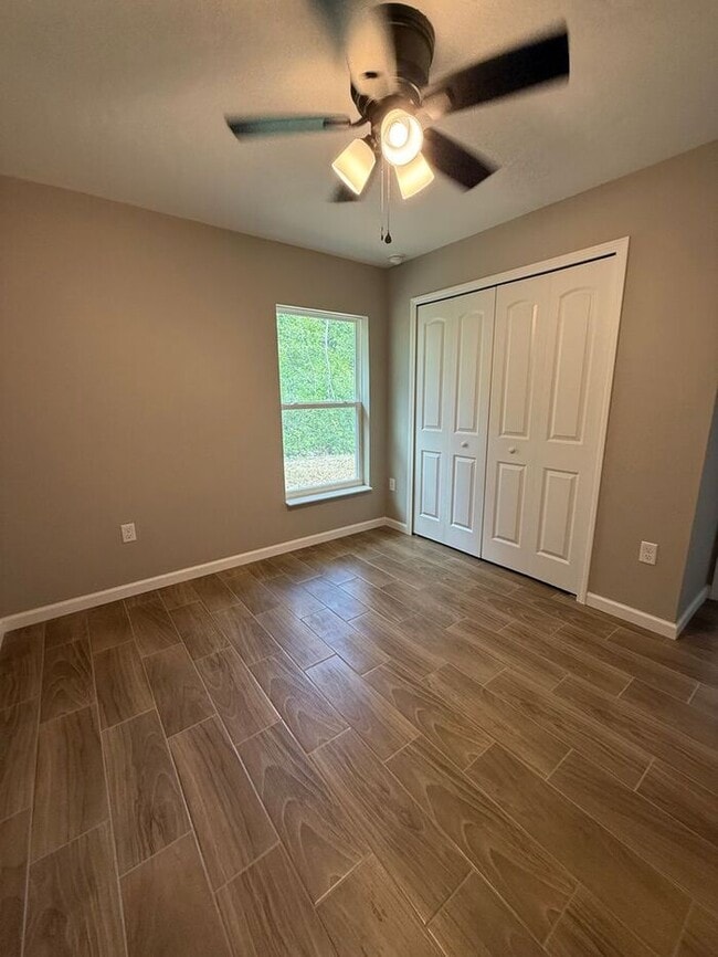 Building Photo - 277 Oak Ln Cir