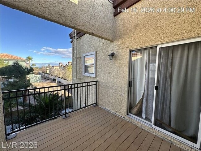 Building Photo - Bright Northwest Second-Floor Condo with Oversized Balcony & Community Pool!