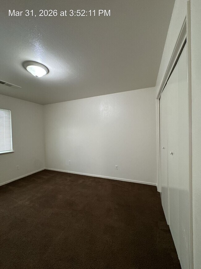 Building Photo - 4048