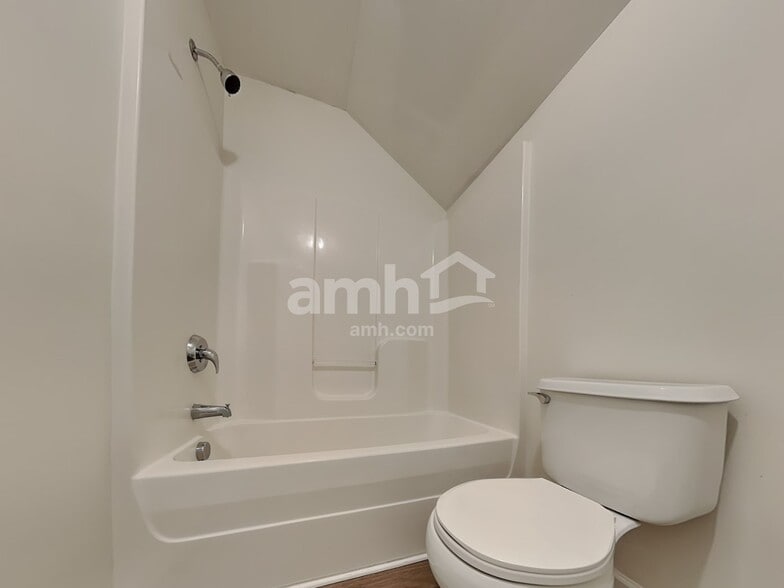 Building Photo - 220 Marino Pl