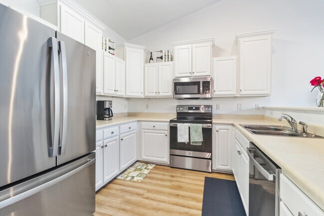 Building Photo - 5006 Carleton Dr