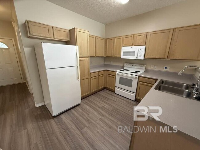 Building Photo - 2651 S Juniper St