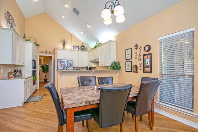 Building Photo - 9503 Legend Isle Dr