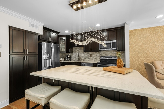 Building Photo - 409 Mallard Dr