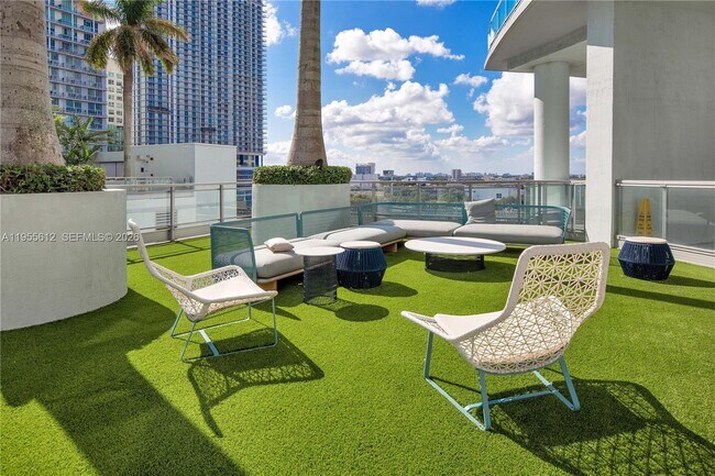 Building Photo - 90 SW 3rd St