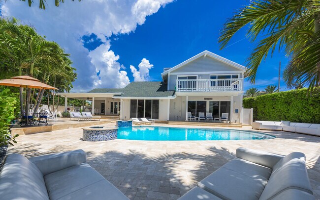 Building Photo - 3001 Jasmine Ct