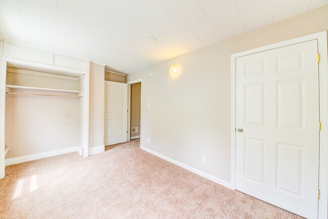 Building Photo - Available JUNE 2026  - Beautiful 3+ Bedroom Home w/ City Views!