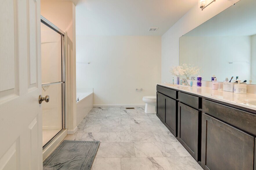 Building Photo - 732 Fox Creek Dr