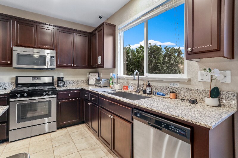 Building Photo - 40 Greystone Pl