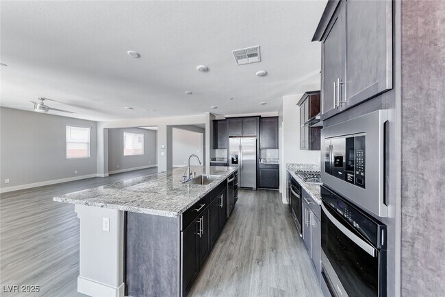 Building Photo - 510 Copper Falcon Ave