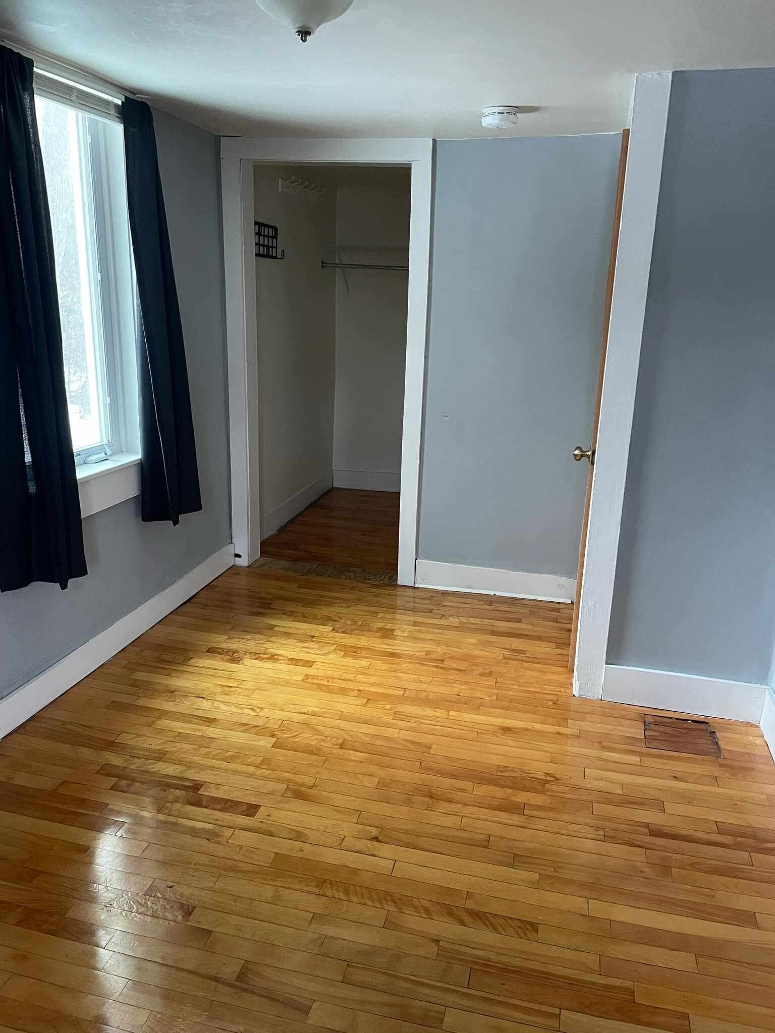 Building Photo - 87 Lincoln Ave