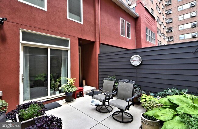 Building Photo - 107 S Van Pelt St