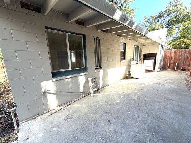 Building Photo - Biker’s Paradise: Cozy 2BR Duplex Steps from UC Davis & Downtown.