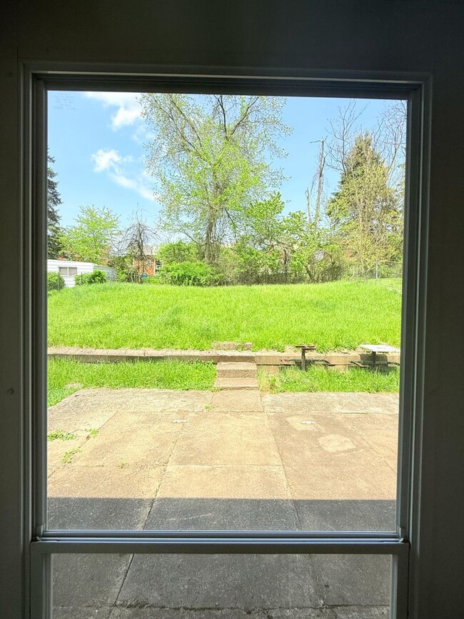Building Photo - Updated 2BD 1BA house in McKeesport!