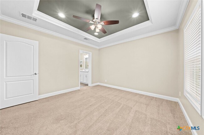 Building Photo - 711 La Cresta Dr