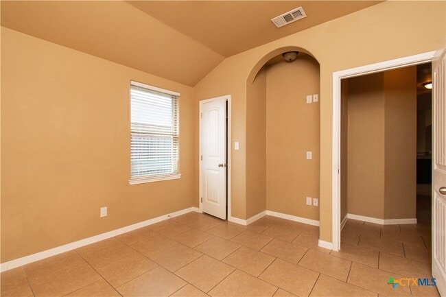 Building Photo - 4602 Cambridge Dr