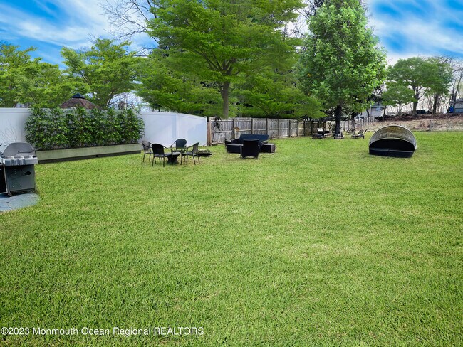 Building Photo - 577 CR-520