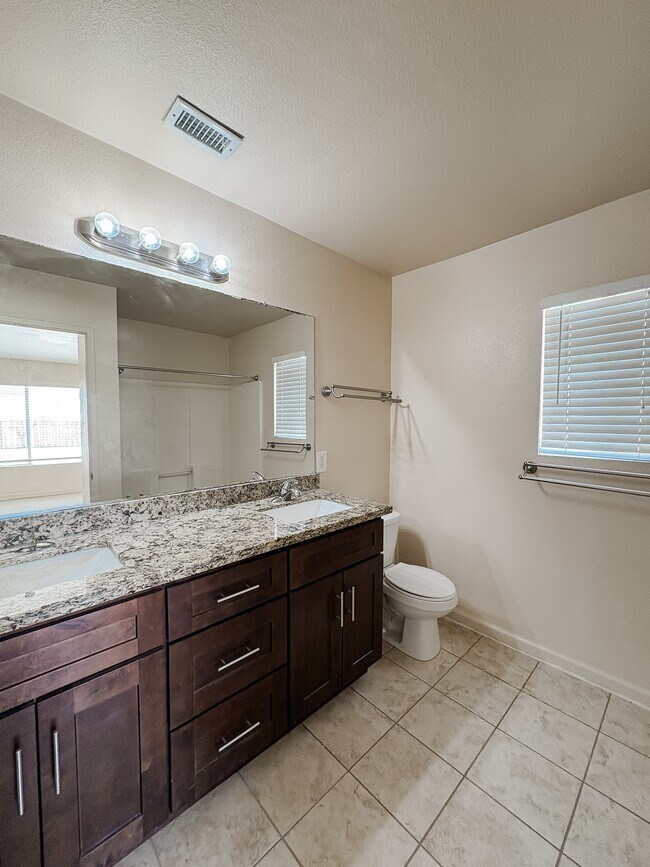 Building Photo - 71531 Sunnyvale Dr