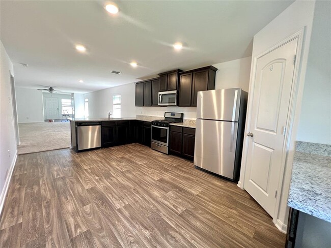 Building Photo - 4130 Trail de Paris