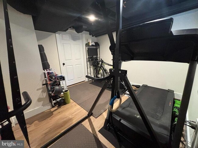 Building Photo - 404 S Jackson St