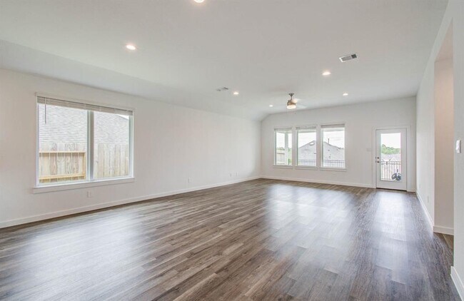 Building Photo - 309 Pleasant Hl Wy