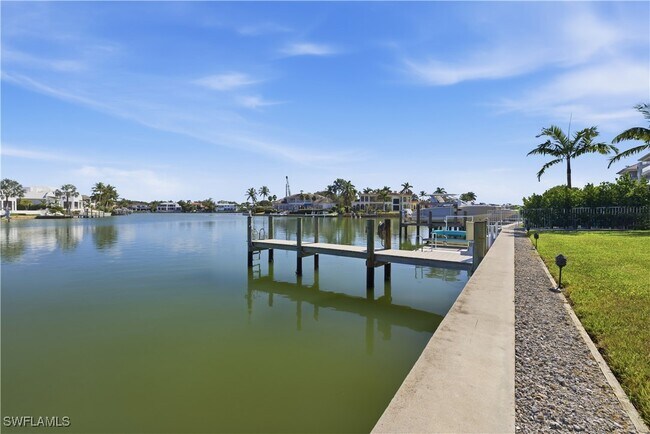 Building Photo - 1910 Gulf Shore Blvd N