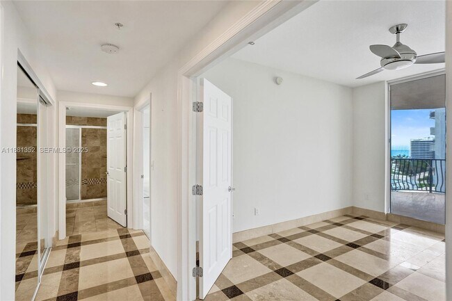 Building Photo - 100 S Birch Rd