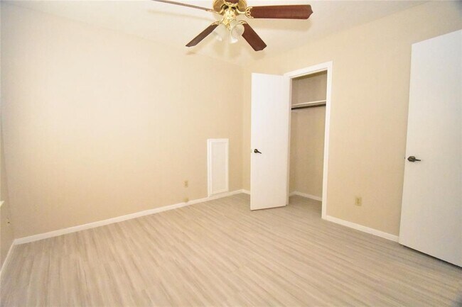 Building Photo - 2339 Walnut Ridge Dr
