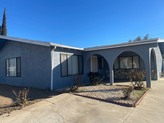 Building Photo - 3BD/1.5BA House -24701 Starcrest Dr.  Moreno Valley, CA 92553