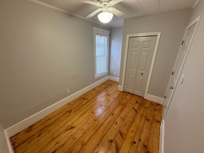 Building Photo - 319 Cedar St