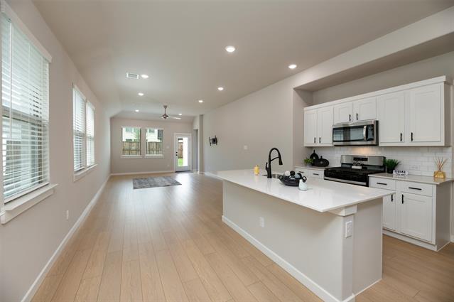 Building Photo - 222 Goosewood Dr