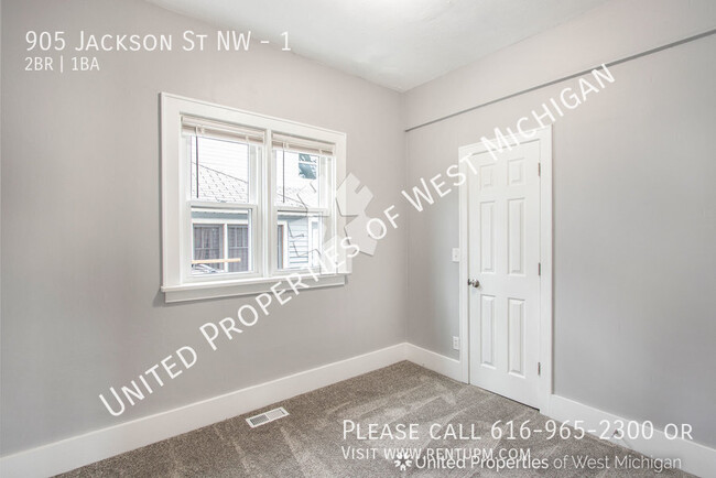 Building Photo - 905 Jackson St NW