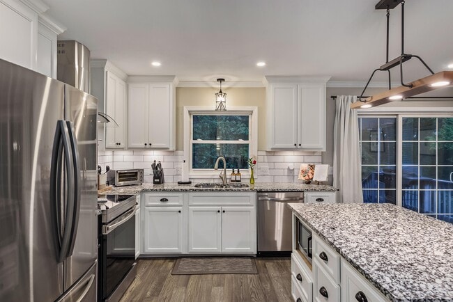 Building Photo - 112 Magnolia Cir