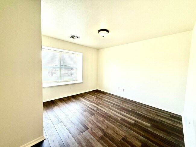 Building Photo - Owasso Schools/ 3bd 2Ba Huge Yard /Cul-de-Sac