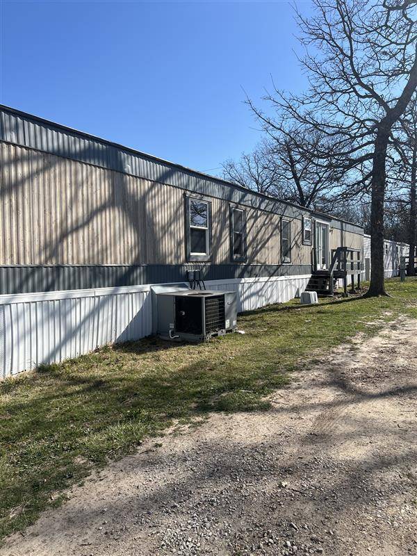 Building Photo - 200 E Zora St