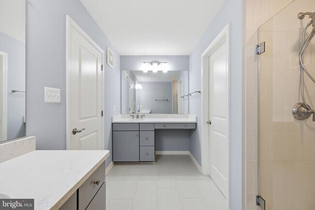 Building Photo - 9701 Tealbriar Dr