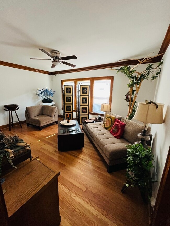 Primary Photo - 5133 W Wrightwood Ave