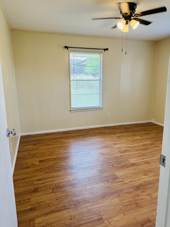 Building Photo - 1765 Sheppard Rees Rd