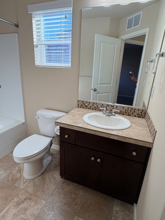 Building Photo - Beautiful Craftsman-Style Home is Ready Fo...
