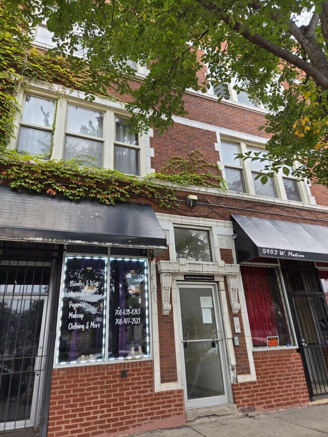 Building Photo - 5902 W Madison St