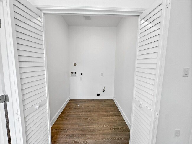 Building Photo - 8141 Jeffery St
