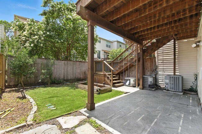 Building Photo - 1317 Bomar St