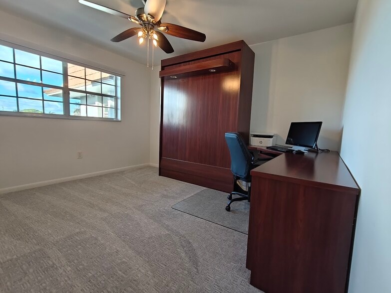 Building Photo - 410 Wilma Cir