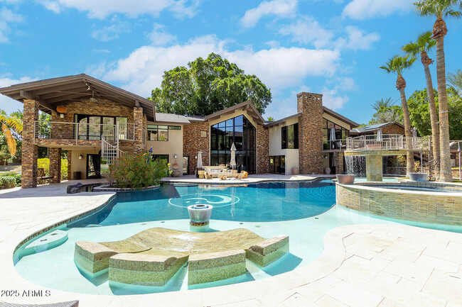 Building Photo - 5040 N Arcadia Dr