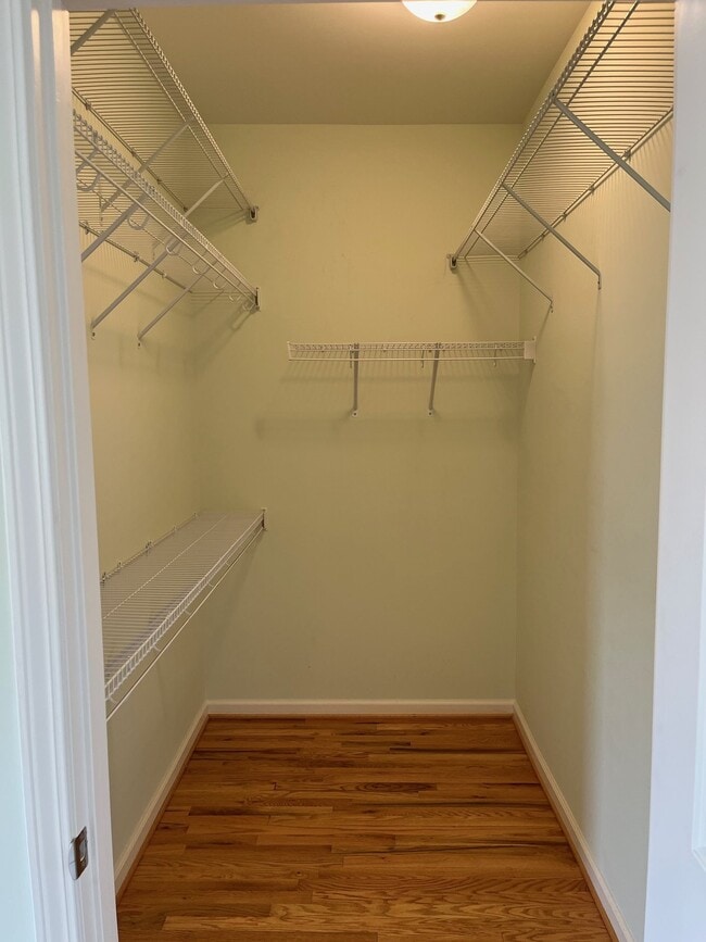 Building Photo - "Charming 2-Bed, 2-Bath Condo with Gleaming Hardwood Floors in Fairview's Fernvale Springs!"