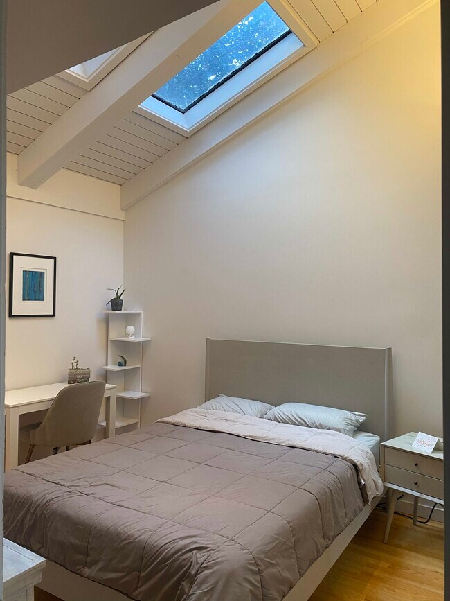 Building Photo - 6579 Exeter Dr